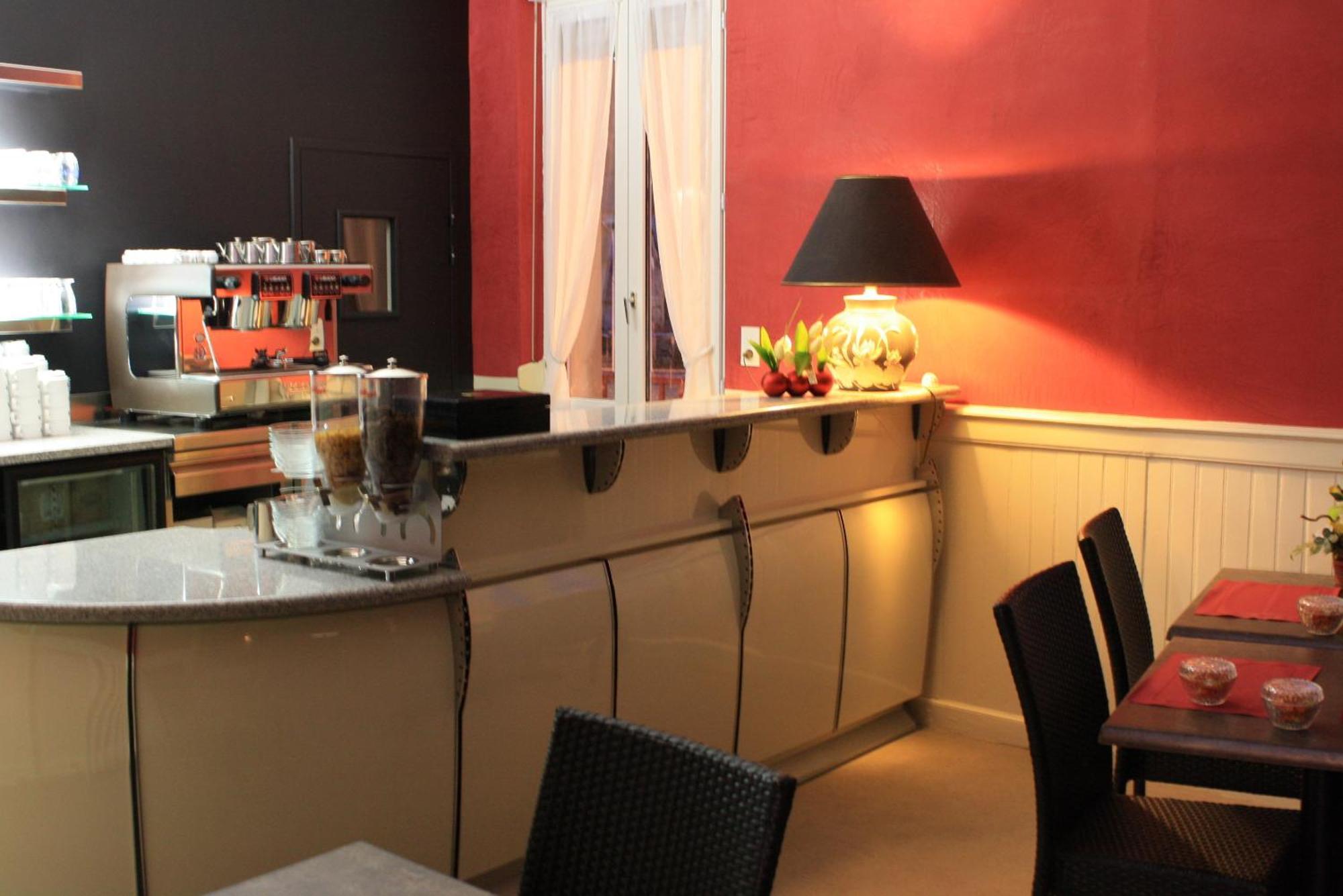 Hotel Du Touring Saint-Cere Luaran gambar