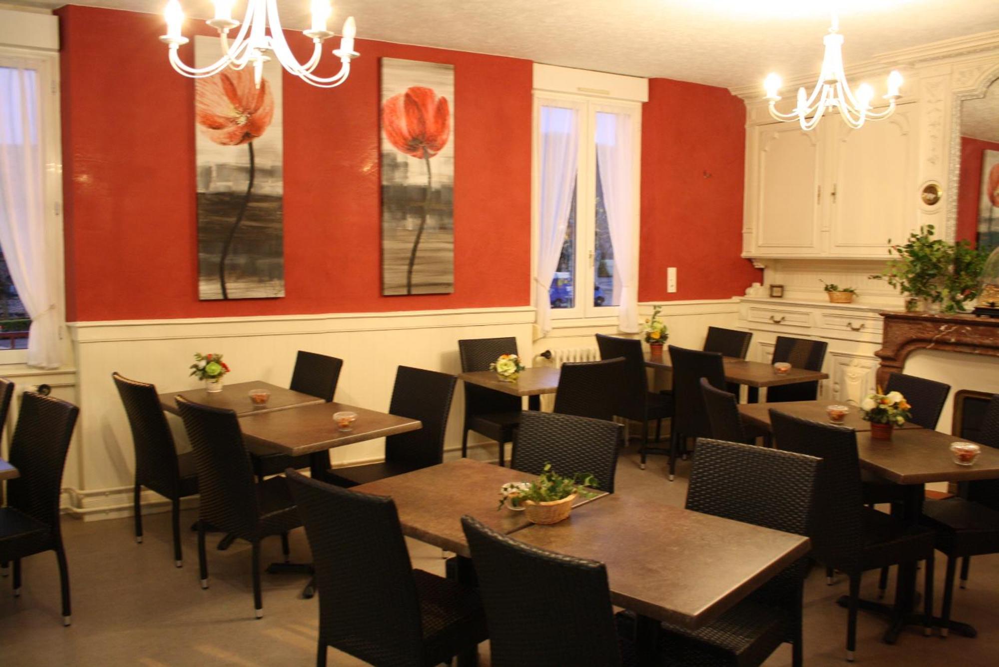 Hotel Du Touring Saint-Cere Luaran gambar