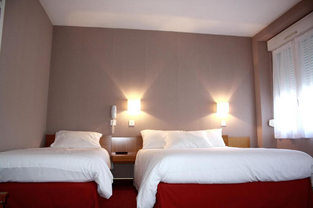 Hotel Du Touring Saint-Cere Bilik gambar