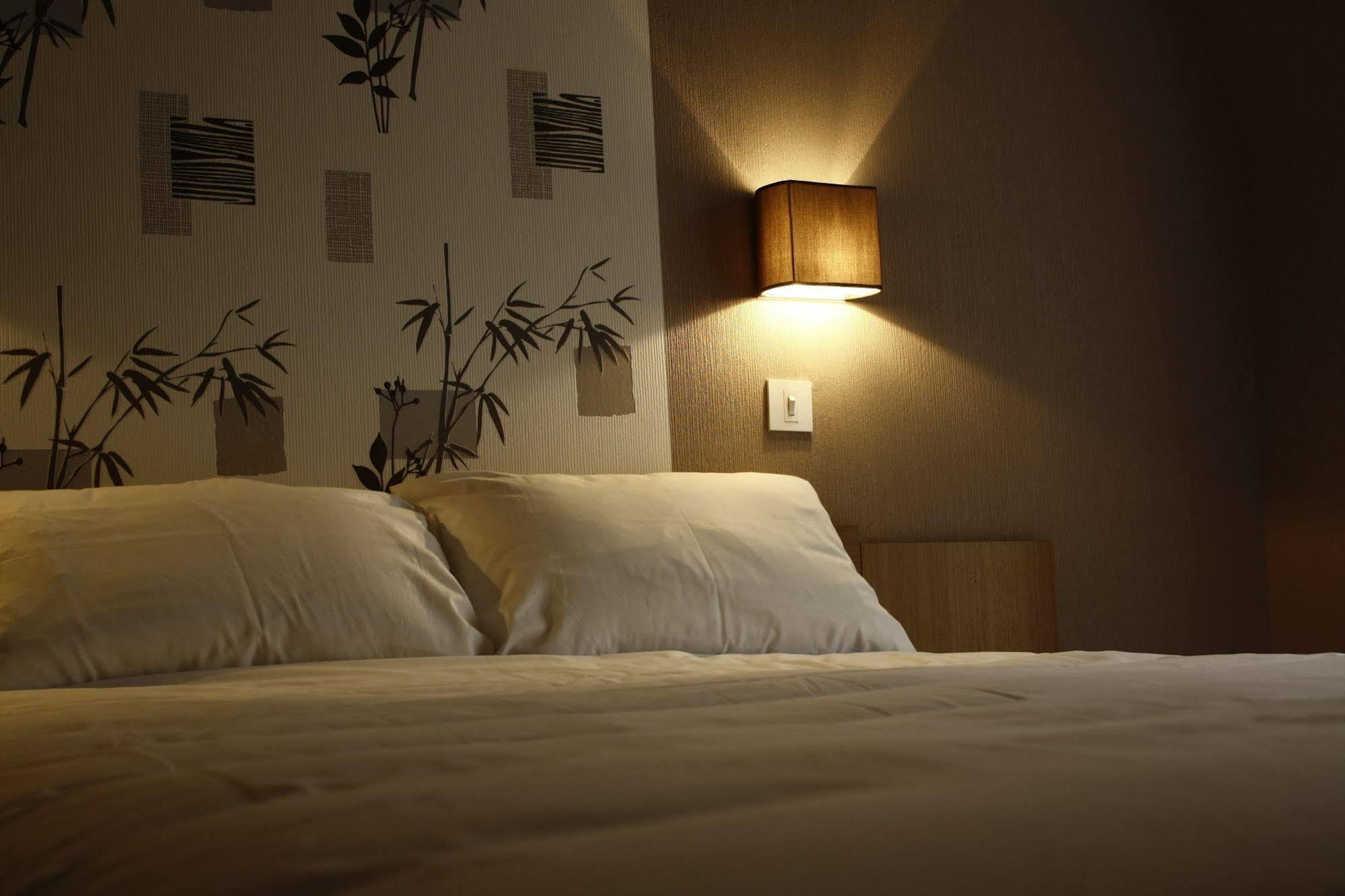 Hotel Du Touring Saint-Cere Luaran gambar